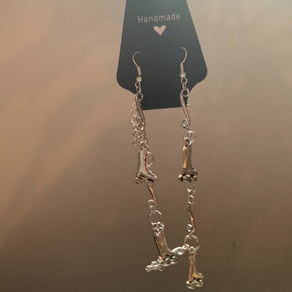 ✨ Handmade Roller Skate Bracelet & Earring Set ✨ - Picture 8 of 13